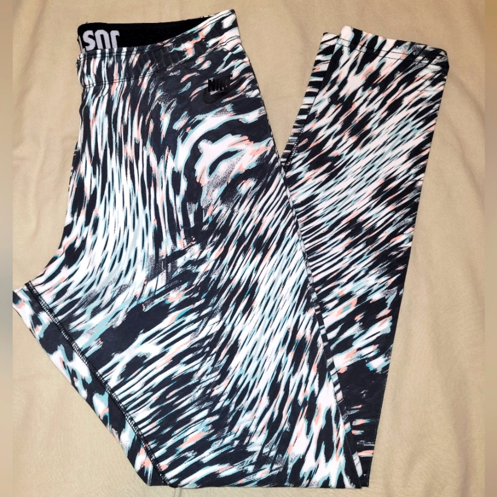 NWOT Nike leggings